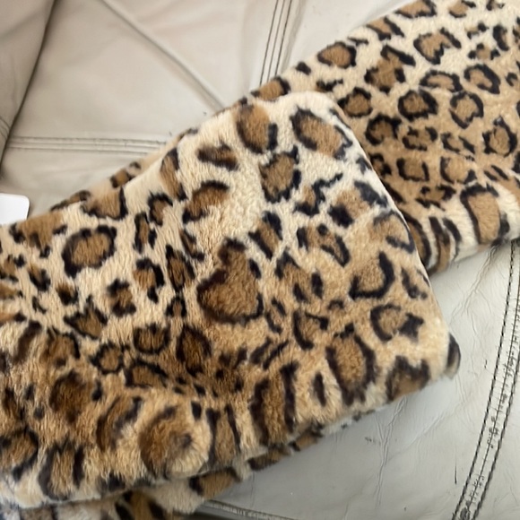 The cashmere project leopard print wrap/scarf — NWT $98 retail - Picture 10 of 10